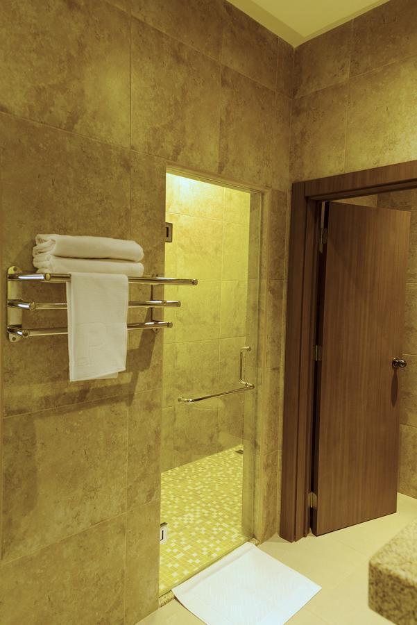 Np Hotel Y Suites Guayaquil Buitenkant foto