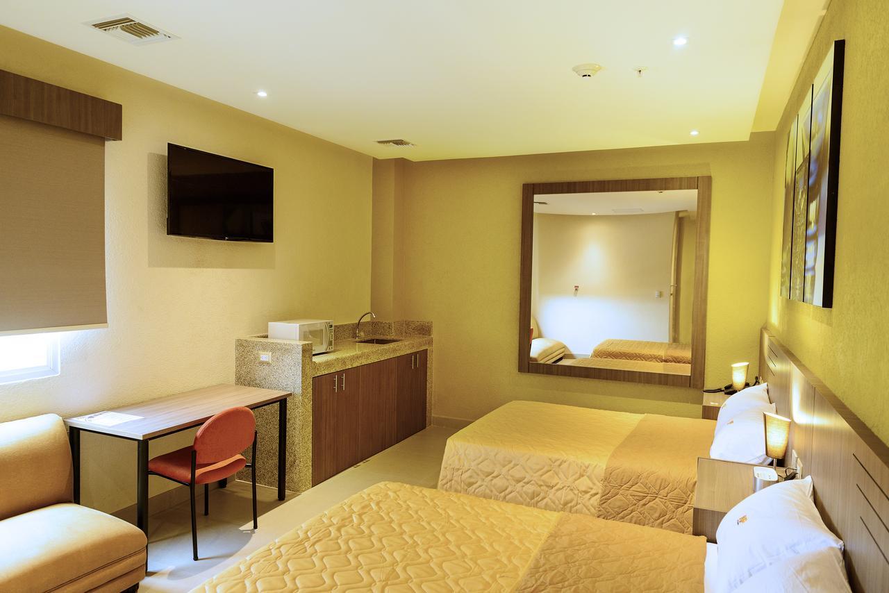 Np Hotel Y Suites Guayaquil Buitenkant foto